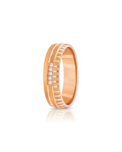 Luxe Spark Gold Band Ring