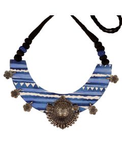 Neela Crescent Silver Necklace