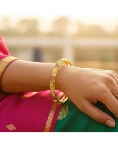 Vedika Gold Heritage Bangle